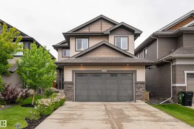 Interior photo 1 of 7038 172A AV NW