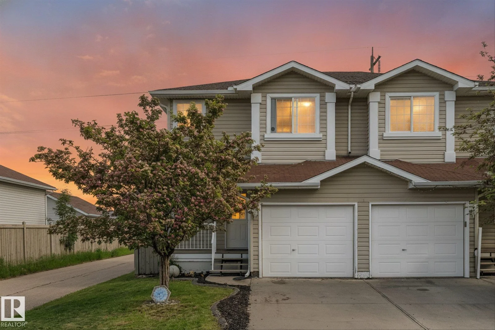 2324 30 AV NW, Edmonton - 3 bedroom Duplex for sale
