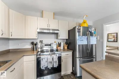 Interior photo 3 of 2324 30 AV NW