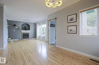 Interior photo 3 of 