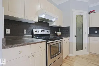 Interior photo 2 of 