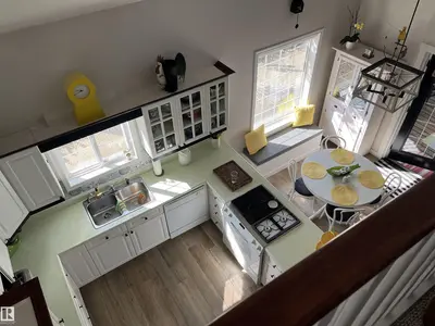 Interior photo 2 of B13 Johnsonia Beach