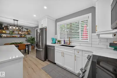 Interior photo 3 of 43 Burnham PL