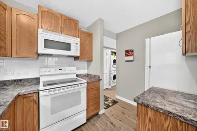 Interior photo 4 of #102 224 CHURCH RD
