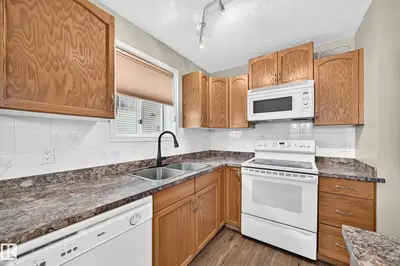 Interior photo 3 of #102 224 CHURCH RD