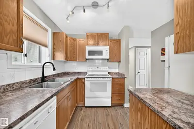 Interior photo 2 of #102 224 CHURCH RD