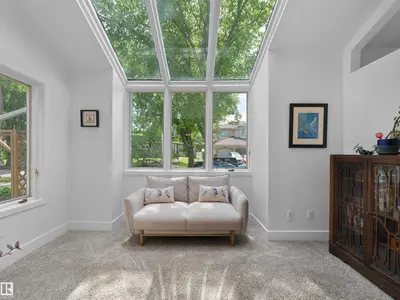 Interior photo 4 of 7624 92 AV NW