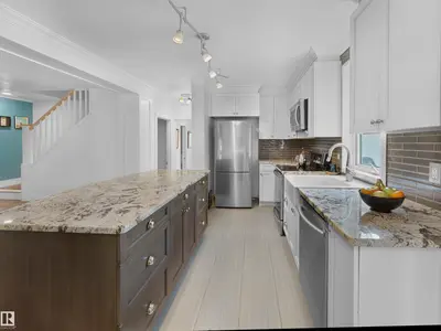 Interior photo 2 of 7624 92 AV NW