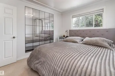 Interior photo 3 of 747 CLAREVIEW RD NW