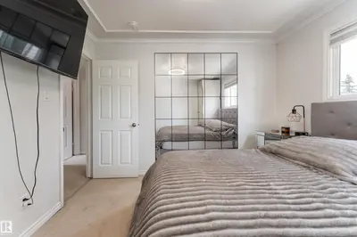 Interior photo 4 of 747 CLAREVIEW RD NW