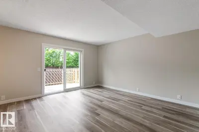Interior photo 3 of 