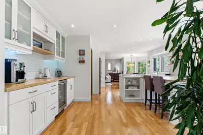 Interior photo 3 of 624 BUTCHART WD NW