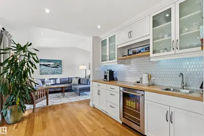 Interior photo 4 of 624 BUTCHART WD NW