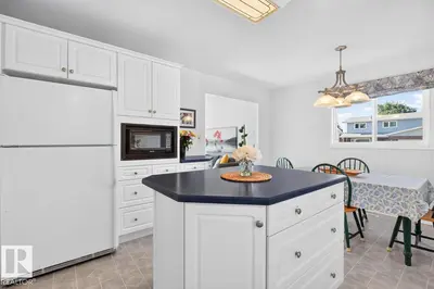 Interior photo 4 of 6930 11 AV NW