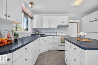 Interior photo 3 of 6930 11 AV NW