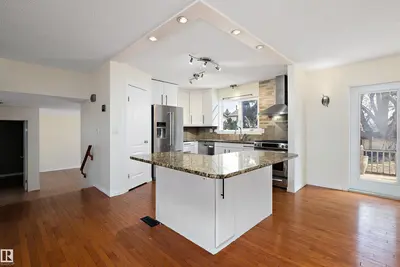 Interior photo 3 of 115 WALKER RD NW