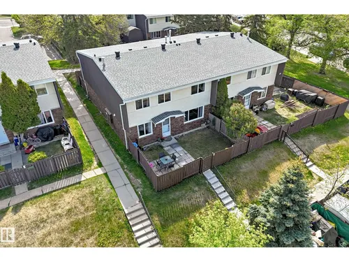 167 ROSELAND VG NW, Edmonton - $209,900