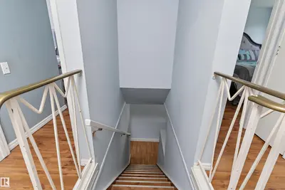 Interior photo 4 of 113 MAYFAIR MEWS ME NW