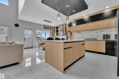 Interior photo 4 of 136 30 ST SW