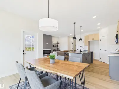 Interior photo 2 of 189 CALEDON CR