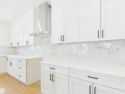 Interior photo 4 of 194 CALEDON CR