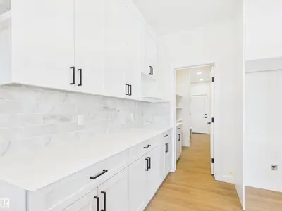 Interior photo 3 of 194 CALEDON CR