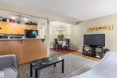 Interior photo 4 of #90 230 EDWARDS DR SW