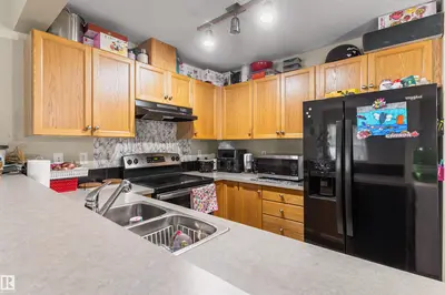 Interior photo 3 of #90 230 EDWARDS DR SW