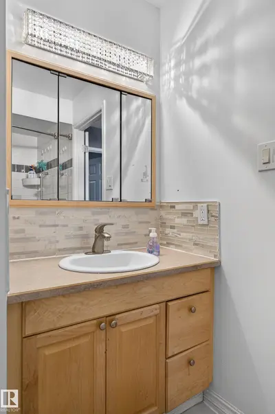 Interior photo 4 of 13445 40 ST NW NW