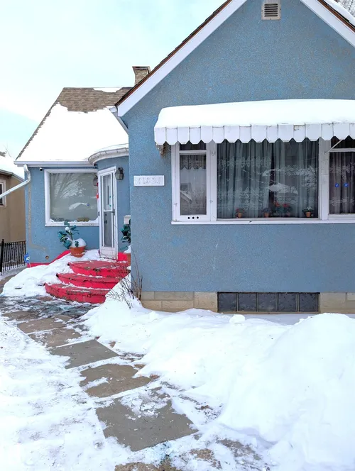 11321 101 ST NW, Edmonton - $270,000