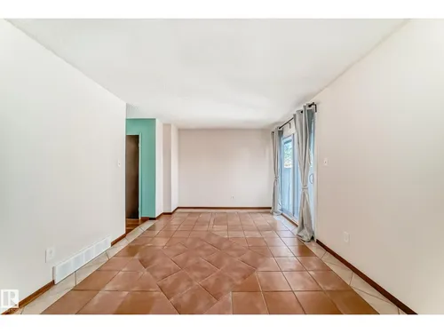 13862 24 ST NW, Edmonton - $188,600