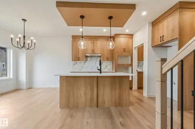 Interior photo 2 of 4636 18 AVENUE SW
