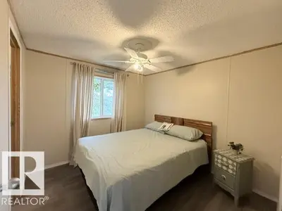 Interior photo 2 of 221 Oak Wood Drive NW