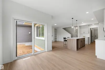 Interior photo 4 of 24 Grayson GR