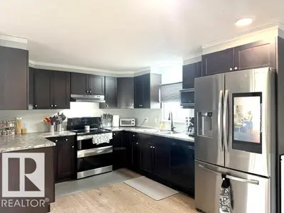 Interior photo 1 of 1026 Lakeland Crescent