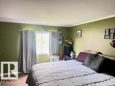 Interior photo 4 of 1026 Lakeland Crescent