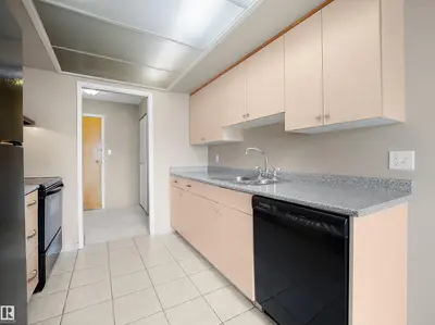 Interior photo 4 of 4404 122 ST NW