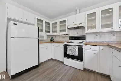 Interior photo 4 of 9629 81 ST