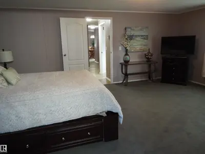 Interior photo 4 of 1015 Aspen DR E