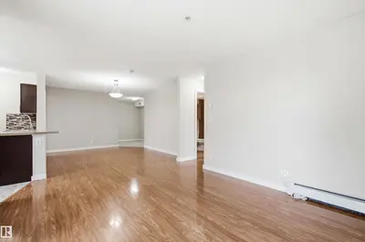 Interior photo 3 of #120 534 WATT BV SW