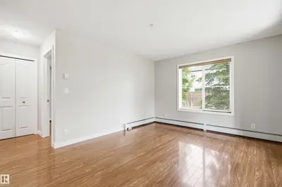 Interior photo 2 of #120 534 WATT BV SW