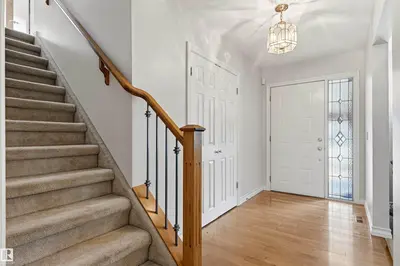 Interior photo 4 of 155 GARIEPY CR NW