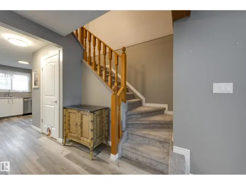 3526 42 AV NW, Edmonton - $380,000