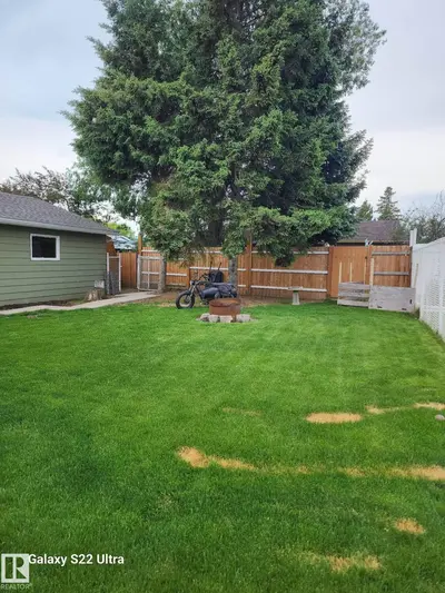 Interior photo 2 of 4203 42 AV