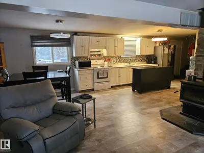 Interior photo 3 of 981 FOX DR