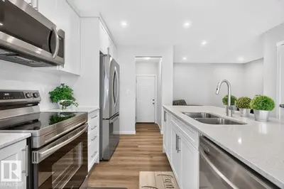 Interior photo 2 of 1022 HEARTHSTONE BV