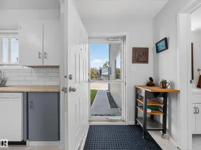 Interior photo 2 of #17 15710 BEAUMARIS RD NW