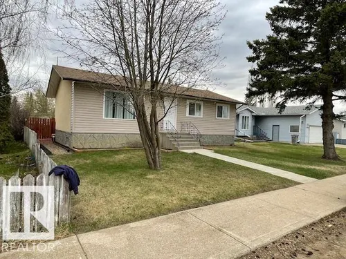 5339 52 Ave, Mundare - $239,900