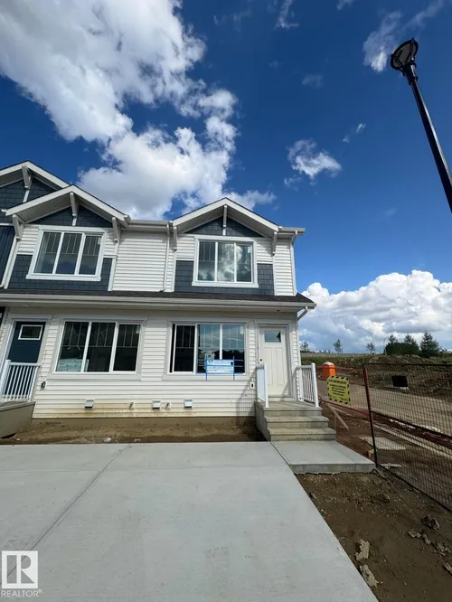 3 18640 18 AV NW