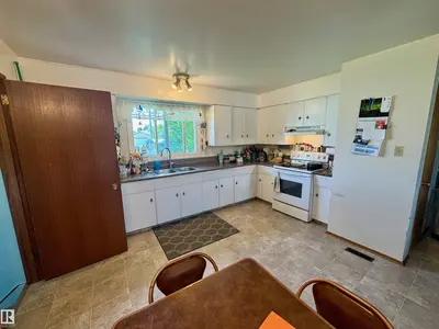 Interior photo 1 of 4433 48 AV